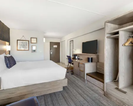 Best Western Plus Landmark Inn Hotels in Laconia