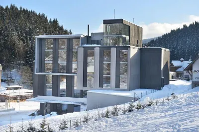 그랜드 호텔 흐라데츠 Vodárna pro Sněžku 주변 호텔