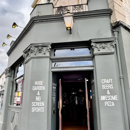 The Crown Rooms Отели рядом с достопримечательностью «Гринвич»