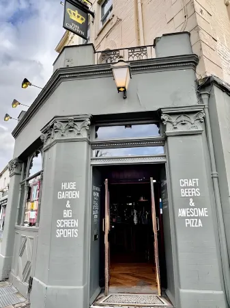 The Crown Rooms Отели рядом с достопримечательностью «Барьер Темзы»