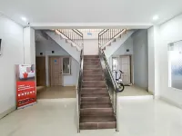 RedDoorz near Jalan Kolonel Haji Burlian Palembang Hotel di Sukodadi