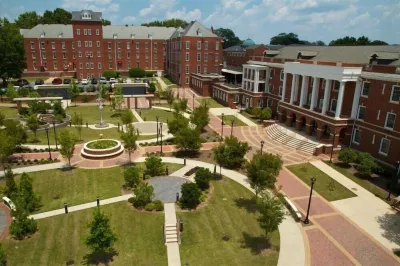 Cambria Hotel Rock Hill - University Center Hotel dekat Main Street Children's Museum