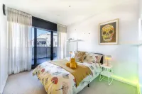 Mega Style Apartments The General فنادق في Ivanhoe