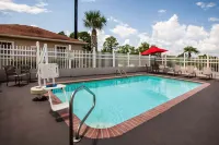 Days Inn by Wyndham Sulphur La - Pools