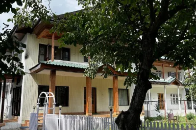 Walnut Tree Pahalgam Các khách sạn gần OBROS