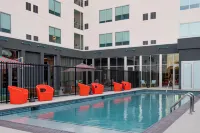 Aloft Shenandoah Woodlands Area - Pools