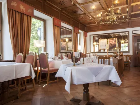 Parkhotel Traunstein Отели в г. Траунштайн