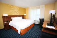 Fairfield Inn & Suites East Grand Forks - parking