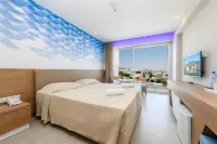 Seasons Hotel (Adults Only)
