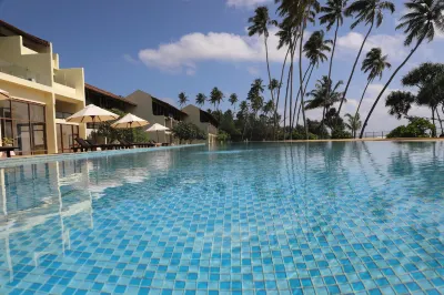 Grand Beach Hotels in Wadduwa