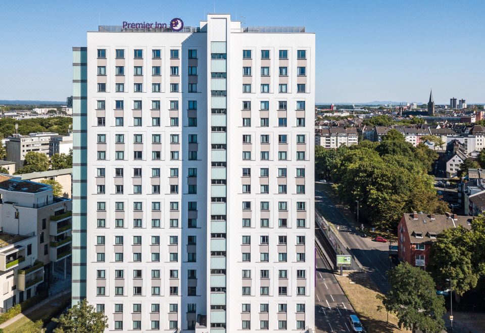 Premier Inn Koln City Sud