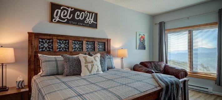 WOW Views Private Balcony+1 mile to Ski Beech - Walk to Overlook Barn Hotels in Avery County