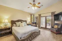 Very private, upgraded family friendly  getaway w/pool & luxurious hot tub!