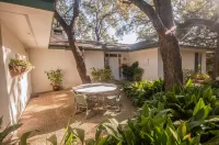 Peaceful Garden House on 5-Acre Nature Estate in The Heart of San Antonio Hotels in Northwest San Antonio