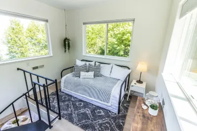 Booking Fall Now! Gorgeous View Home, Beach and ODT + Hot Tub + Dog Friendly