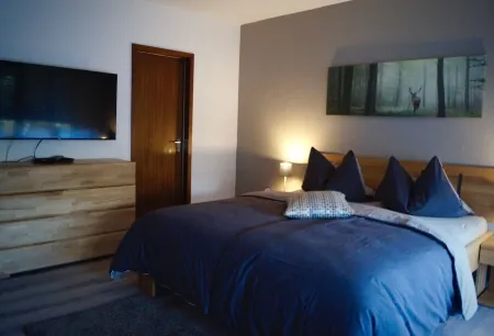 "Black Forest always works" Large apartment with large south-facing balcony, WiFi and Magenta TV