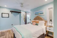 Nags Head Retreat- Walk to beach and sound, bikes and beach chairs included!