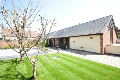 Beautiful Converted Dairy Cottage Hotels near Tapnell Farm Holiday Destination