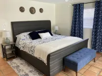 Modern Oasis with Heated Pool near Siesta Key Beach and a Downtown 3BR/@BA