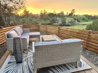 Cute 2-BR house with stunning golf course views from the backyard!