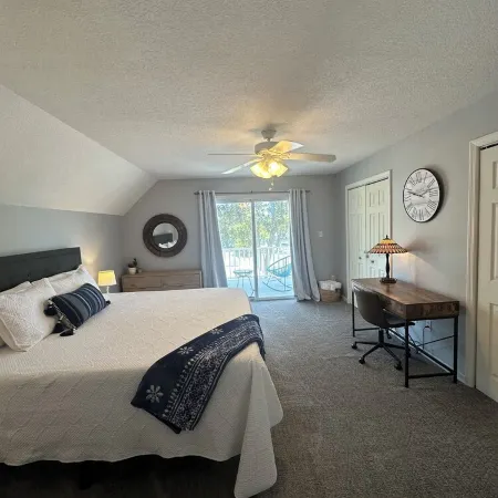 Cozy 3 bedroom 2 bath with views of the River Hotels in Steinhatchee