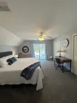 Cozy 3 bedroom 2 bath with views of the River