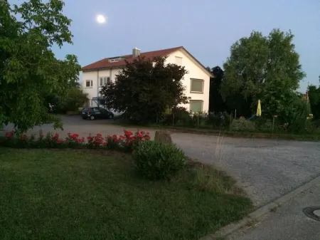 Apartment in the countryside in Hohenlohekreis Отели в г. Цвайфлинген