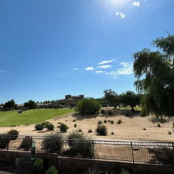 3-bedroom condo in beautiful Scottsdale with AC, WiFi, fitness room