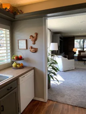 Close to DFW airport, steps to running /bicycling trail, shopping & sport events