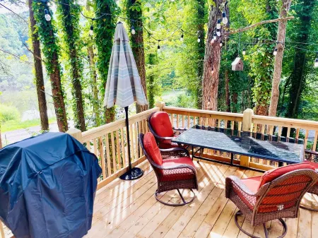 Simply irresistible - serenity by the pond