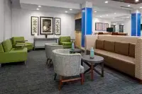 Holiday Inn Express & Suites WILMINGTON WEST - MEDICAL PARK by IHG - 3-Star