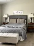 Cozy and comfortable 3 bedroom set in the rural oaks and vineyards. Hotels near Second Baptist Church