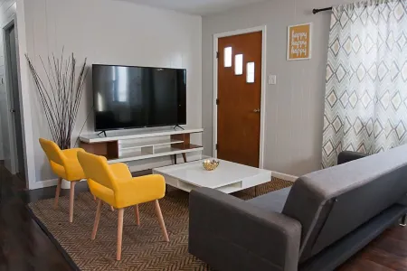 ‼️Cute Modern Cottage 3 min from Purdue Campus! ‼️ Отели рядом с достопримечательностью «Университет Пердью в Департмент оф Фисикс энд Астрономи»