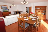 Villa Torcal 1,  8 Pers, Heated pool,WIFI, BBQ, A/C, Petfriendly,magnific view Hotels in Axarquia