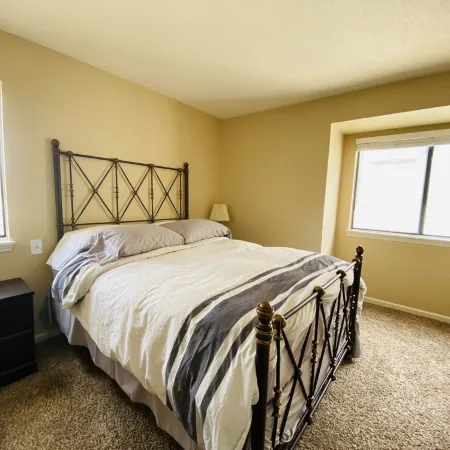 Beautiful And Updated 1 Bedroom Condo In DTC W/ VIEWS!