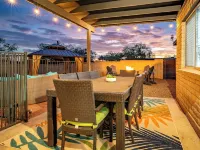 Desert Skies - Beautiful private Tucson home with great mountain views &  pool Hotels in Tanque Verde
