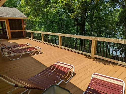 Lakefront Retreat - family friendly with easy access to I-85!