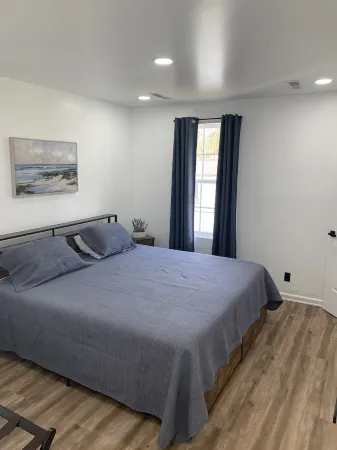 Experience coastal charm! 3 bd 2 bath Downtown Charleston 11 min Beach 30  min