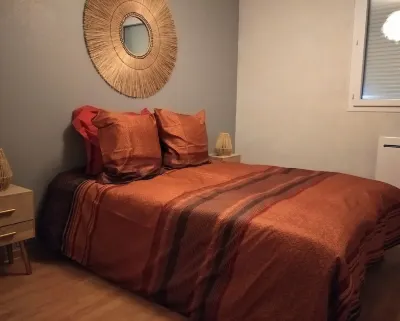 Appartement Rénové Avec Balcon Terrasse, Parking Privé et Piscine Partagée