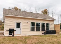 2BR Tiny House - Hot Tub – Near Salmon River