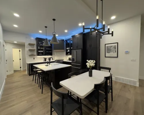 Modern Luxury 3Br Condo Steps Away from Deer Valley Resort w/ Hot Tub, Fireplace 薩米特縣住宿飯店