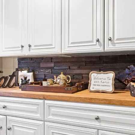 Cozy Mountain Retreat with 3 decks, huge living room, walking distance of shops