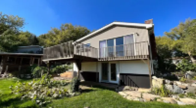 Cozy Cottage With Prairie & Lake Views Near Summer Activities & Lake Geneva