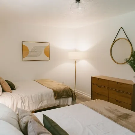 "Morning View 4” Cozy Modern Stay - College/Hiking