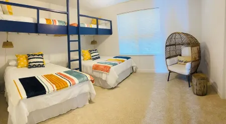 “Surf Shack” within walking distance to the beach!