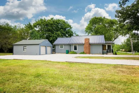 Welcome Race Fans! - Oversize Parking - Firepit - Mural - West Indy - Brownsburg