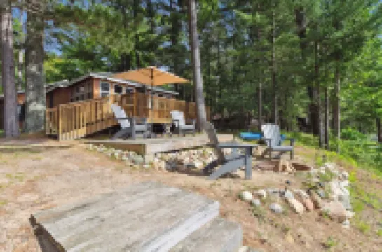 Cozy Lakefront Cabin in Lewiston – Perfect for Fall & Winter Getaways