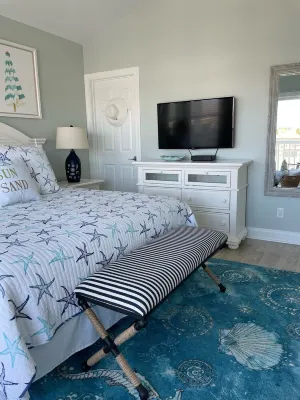 Sunburst on 16th A Block from the Beach and Boardwalk! 2 Car Garage Ocean View Hotel in zona Jolly Roger at the Pier