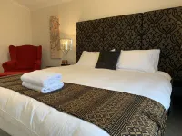 Cliff Hanger-Dinner Plain Hotels in Dinner Plain