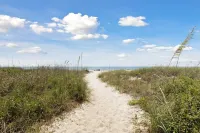 Beachfront community bliss! Steps from  ocean & rocket launches in Cocoa Beach